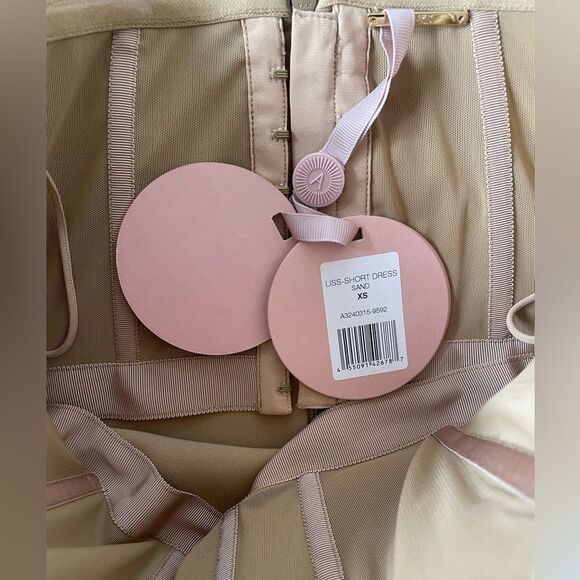 NWT Alexis Liss Sequin Flower Embellished Halter Short Dress Sand Size XS - Picture 6 of 7